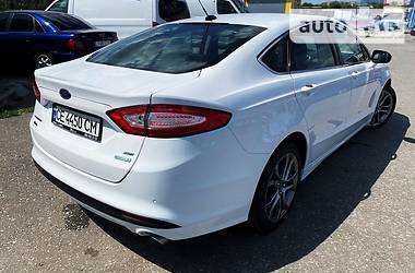 Седан Ford Fusion 2015 в 