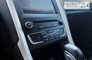 Седан Ford Fusion 2015 в 