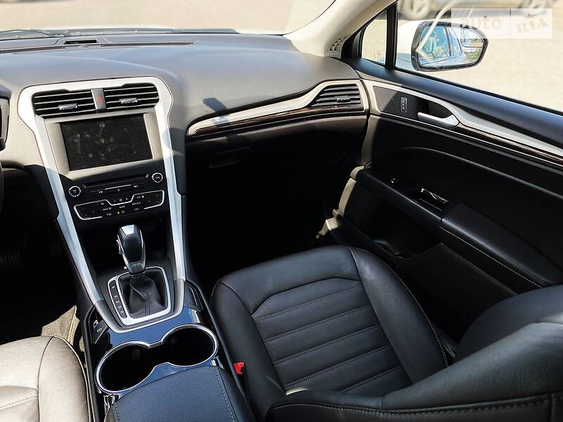 Седан Ford Fusion 2015 в Черновцах