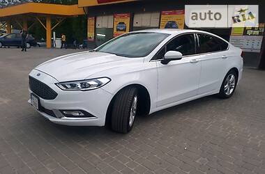 Седан Ford Fusion 2018 в 
