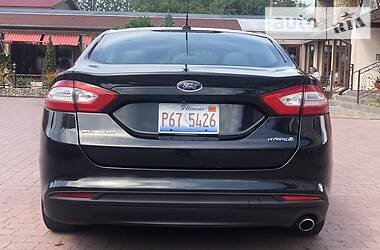 Седан Ford Fusion 2015 в 