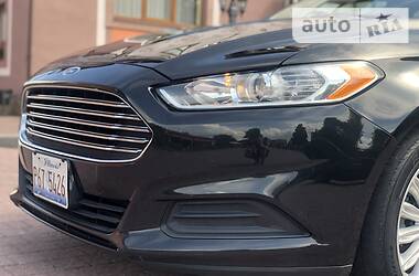 Седан Ford Fusion 2015 в 