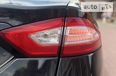 Седан Ford Fusion 2015 в 