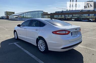 Седан Ford Fusion 2013 в 