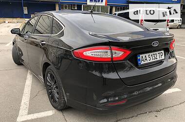 Седан Ford Fusion 2015 в 