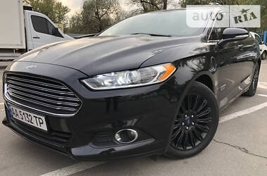 Седан Ford Fusion 2015 в 
