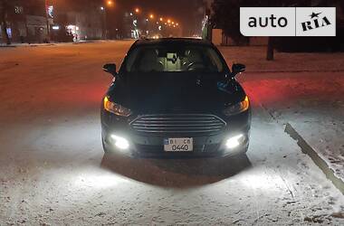 Седан Ford Fusion 2015 в 