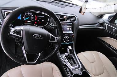 Седан Ford Fusion 2015 в 