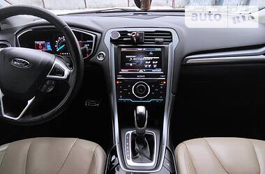 Седан Ford Fusion 2015 в 