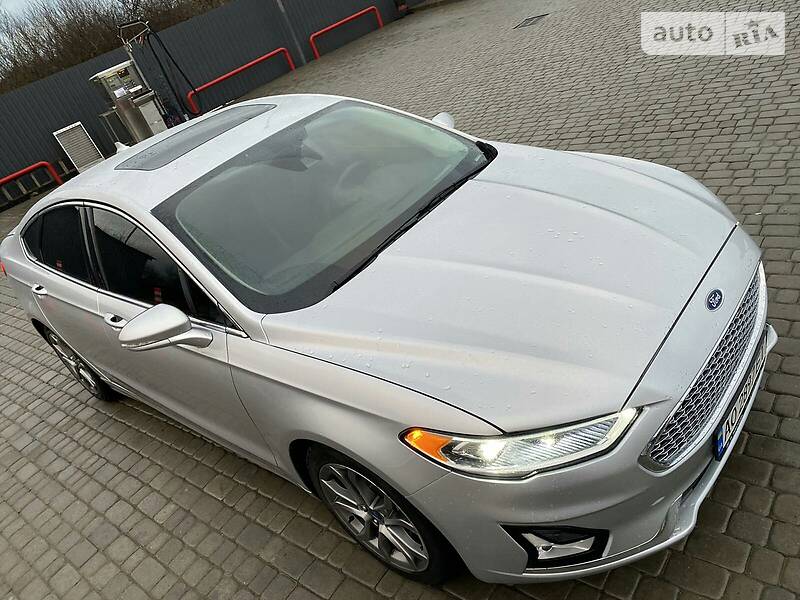 Седан Ford Fusion 2018 в Мукачевому