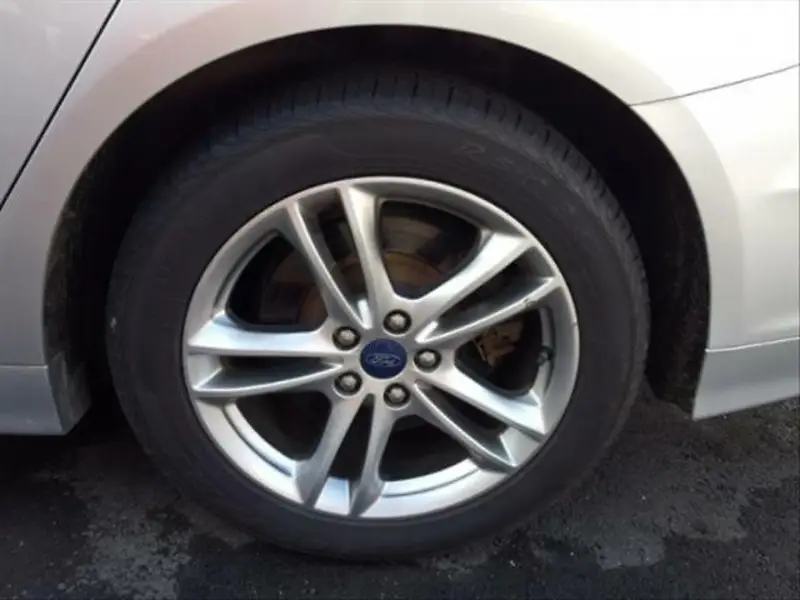 Седан Ford Fusion 2015 в 