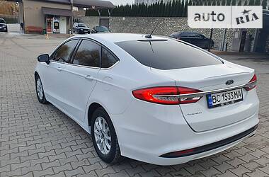 Седан Ford Fusion 2017 в Підволочиську