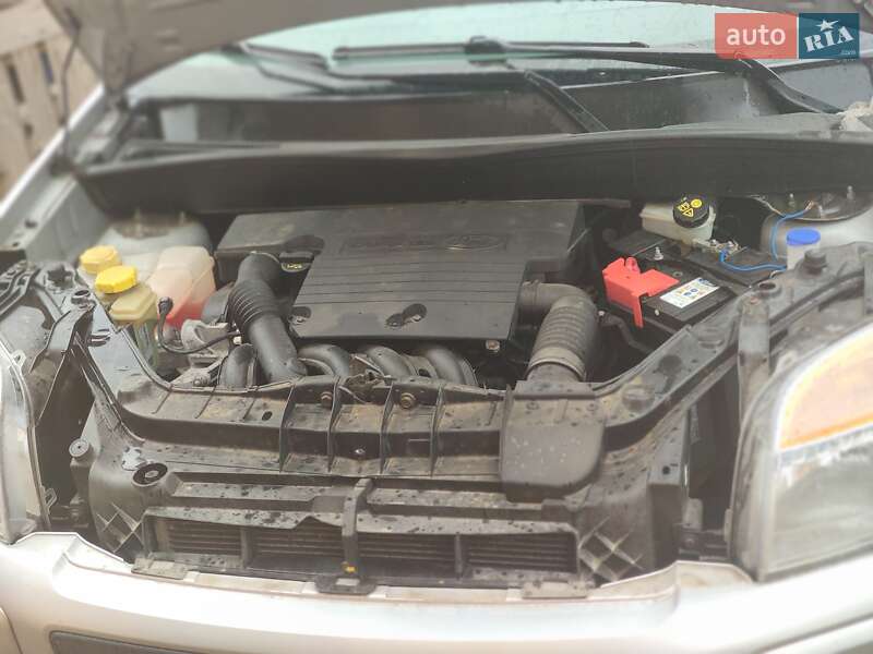 Хетчбек Ford Fusion 2012 в Мукачевому