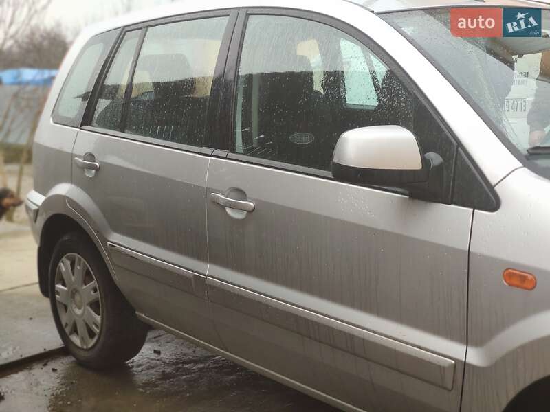 Хетчбек Ford Fusion 2012 в Мукачевому