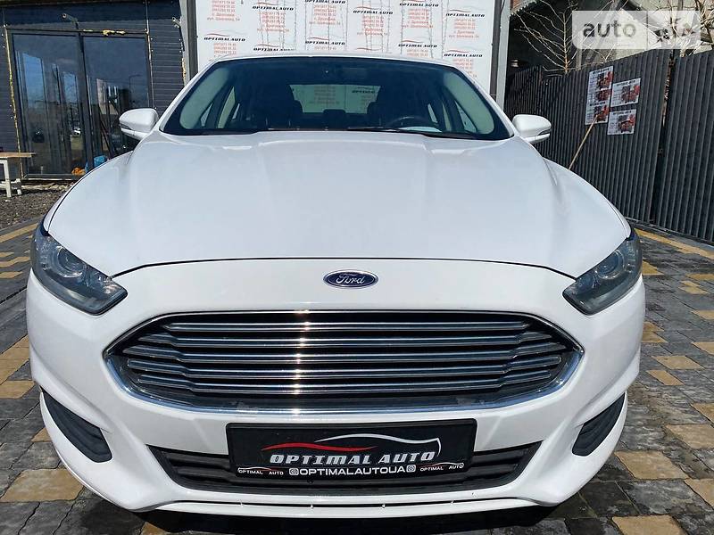Седан Ford Fusion 2015 в 