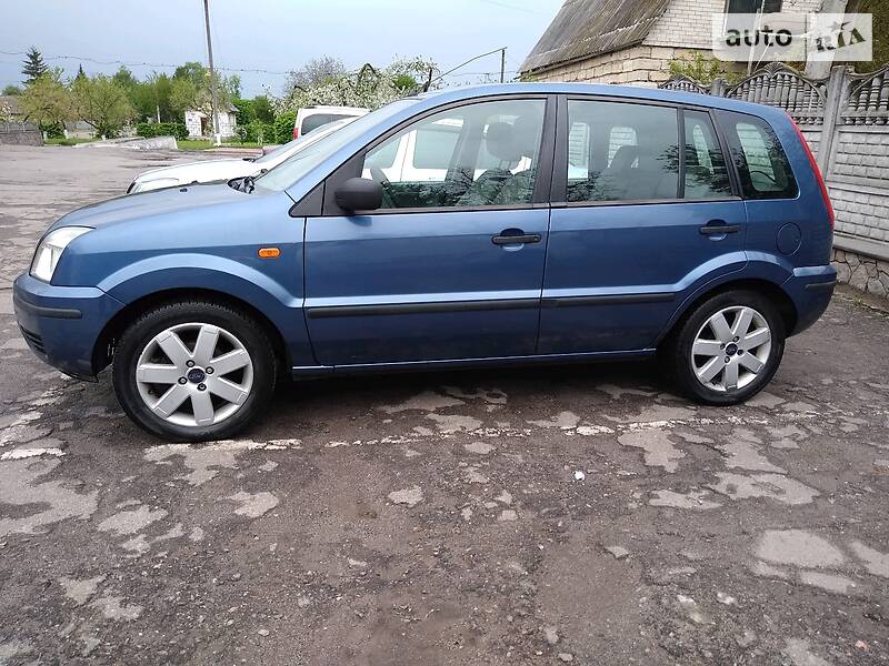 Хэтчбек Ford Fusion 2005 в 