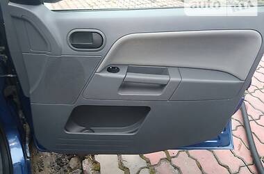Хэтчбек Ford Fusion 2005 в 