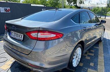 Седан Ford Fusion 2014 в 