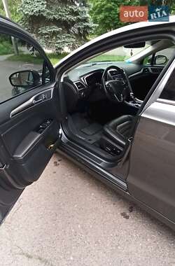 Седан Ford Fusion 2013 в 