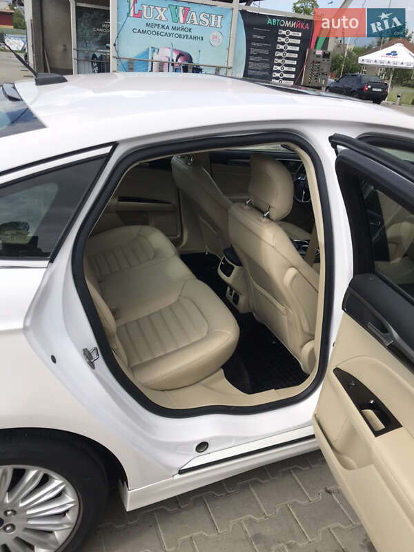 Седан Ford Fusion 2013 в Виноградове