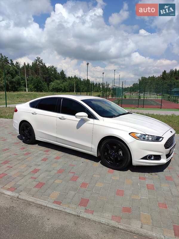 Седан Ford Fusion 2014 в Решетиловке