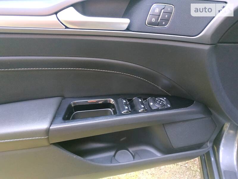 Седан Ford Fusion 2015 в Чернігові