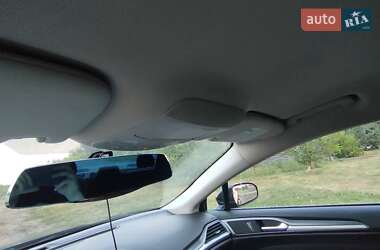 Седан Ford Fusion 2015 в 