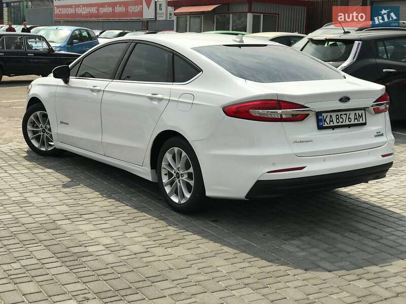 Седан Ford Fusion 2019 в Киеве