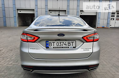 Седан Ford Fusion 2016 в 