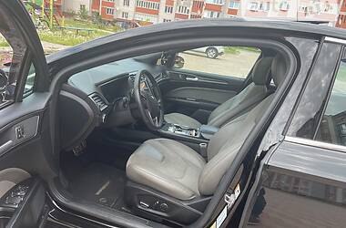 Седан Ford Fusion 2017 в 