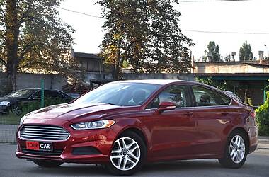 Седан Ford Fusion 2015 в 