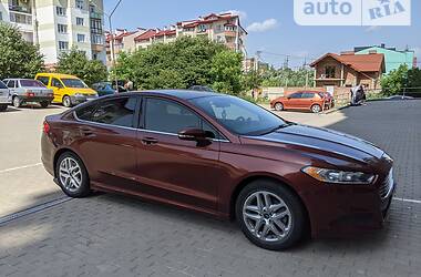 Седан Ford Fusion 2015 в 