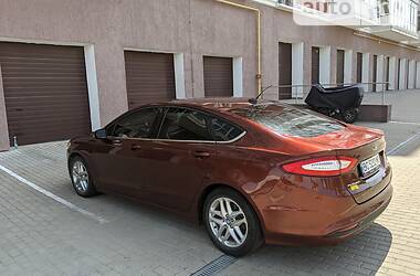 Седан Ford Fusion 2015 в 