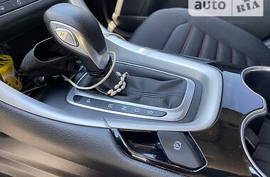 Седан Ford Fusion 2016 в 