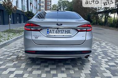 Седан Ford Fusion 2016 в 