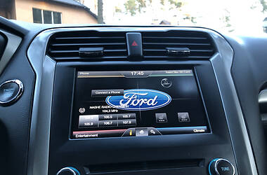 Седан Ford Fusion 2017 в 