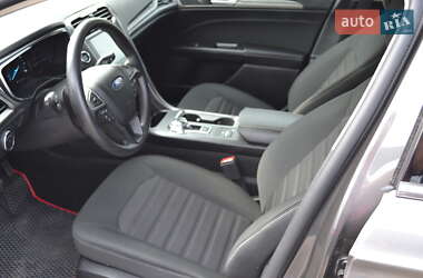 Седан Ford Fusion 2020 в 