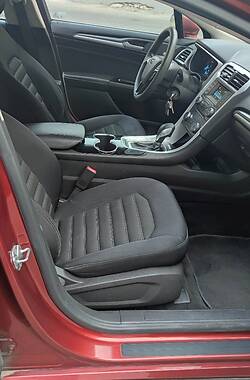 Седан Ford Fusion 2014 в 