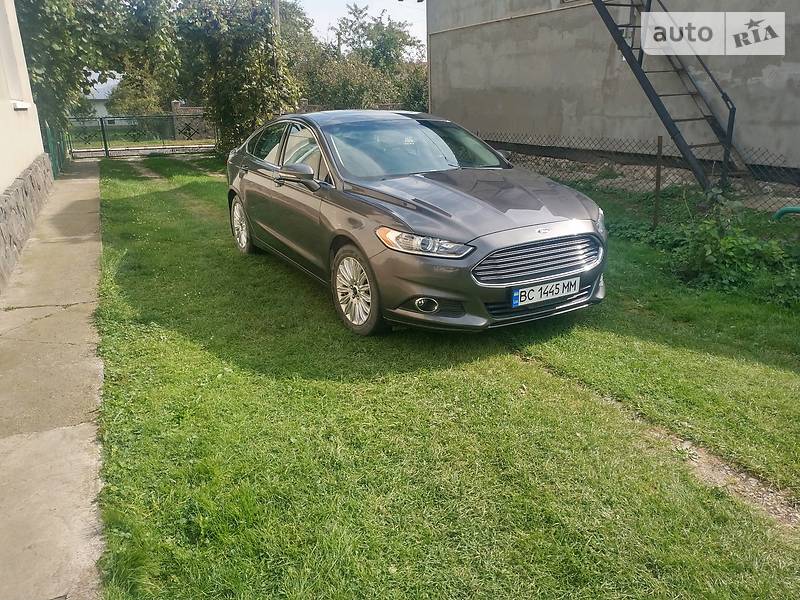 Седан Ford Fusion 2015 в Стрию