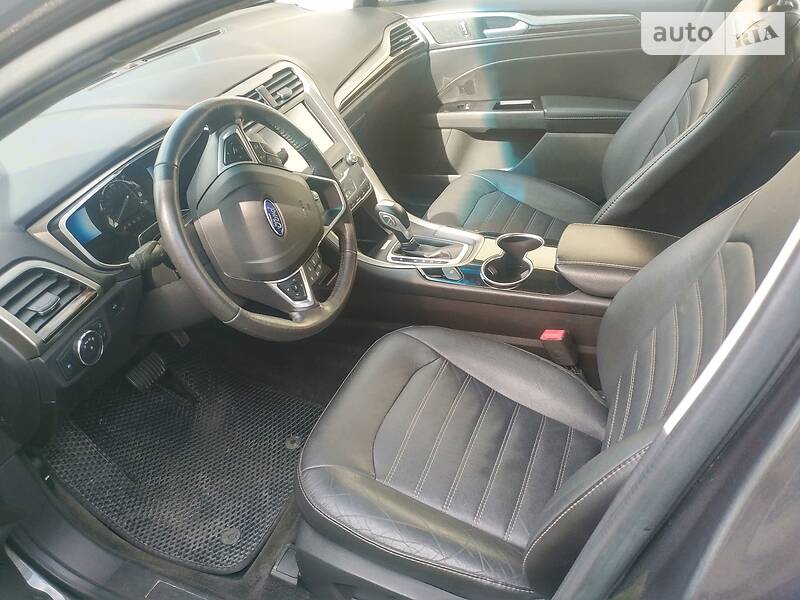 Седан Ford Fusion 2015 в Стрые