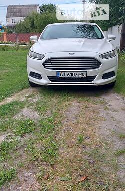 Седан Ford Fusion 2013 в 