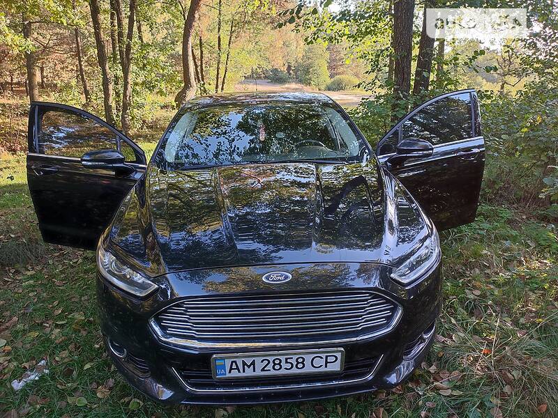 Седан Ford Fusion 2014 в Коростене