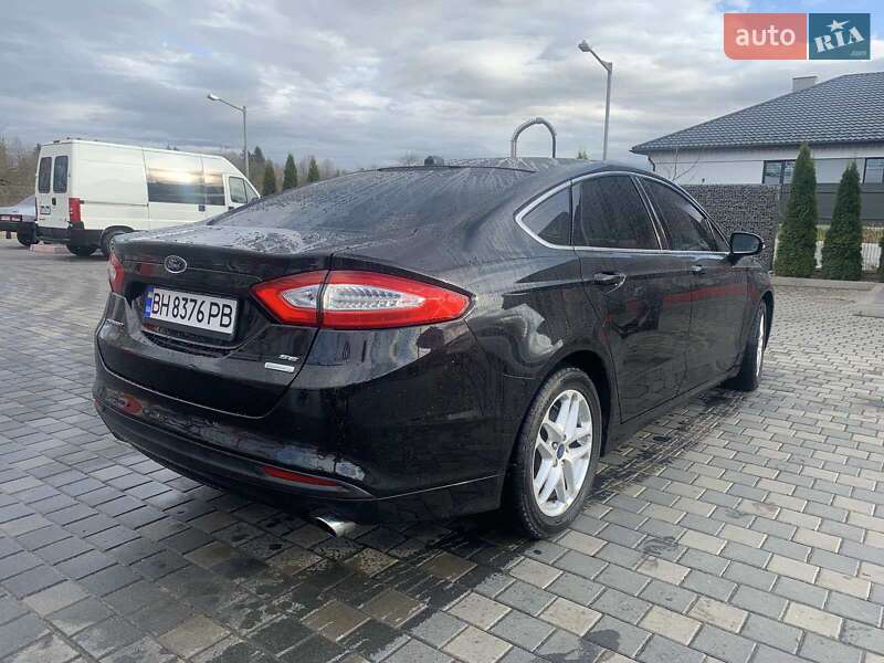 Седан Ford Fusion 2013 в Самборе