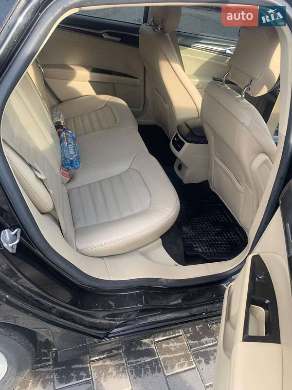 Седан Ford Fusion 2013 в Самборе
