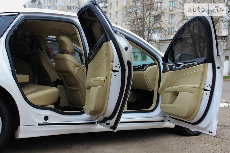 Седан Ford Fusion 2012 в Одесі
