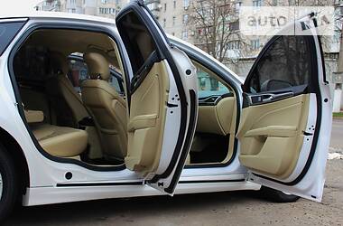Седан Ford Fusion 2012 в 
