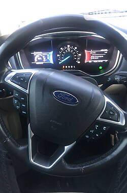 Седан Ford Fusion 2016 в 