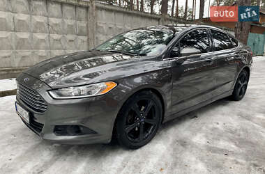 Седан Ford Fusion 2015 в 