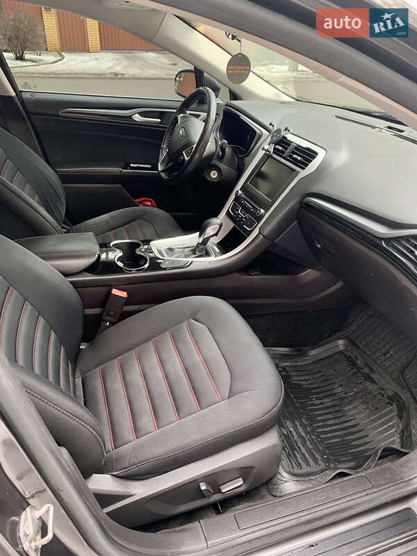 Седан Ford Fusion 2015 в Жовтих Водах