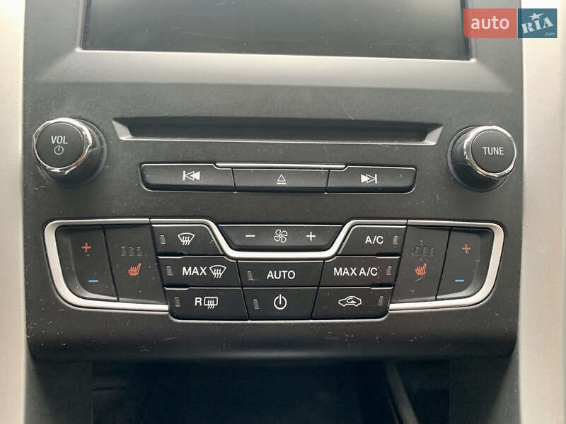 Седан Ford Fusion 2015 в Жовтих Водах